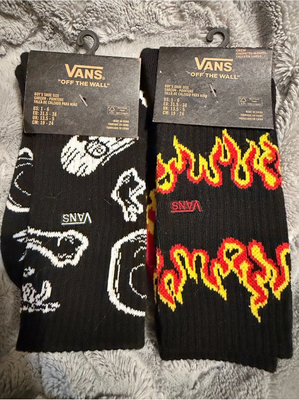 2-Vans boys  Black Socks with Flame & Skull Designs 1-6 NWT